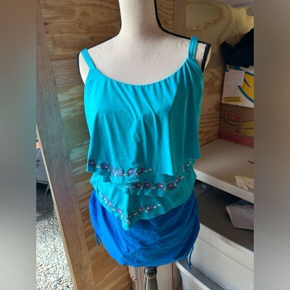 Coco Reef Swim Top & New Directions Swim Skirt - Picture 1 of 9